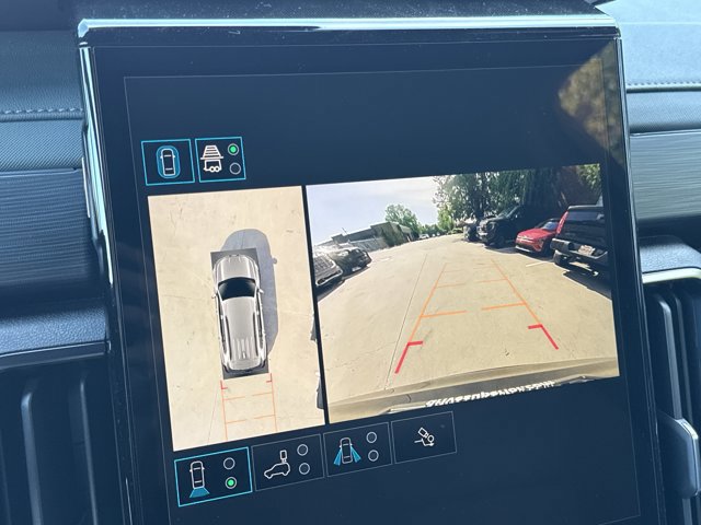 New 2026 GMC Acadia AT4 w/ Luxury Package AWD/4WD image 9