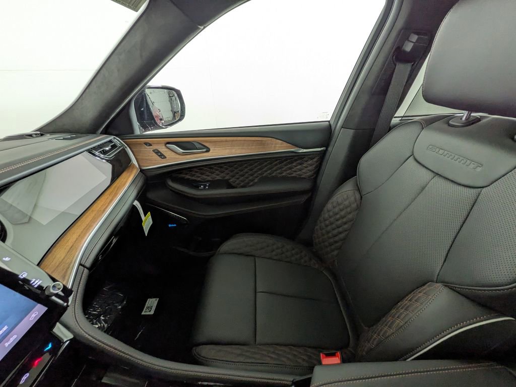 New 2026 Jeep Grand Cherokee Summit AWD/4WD image 30