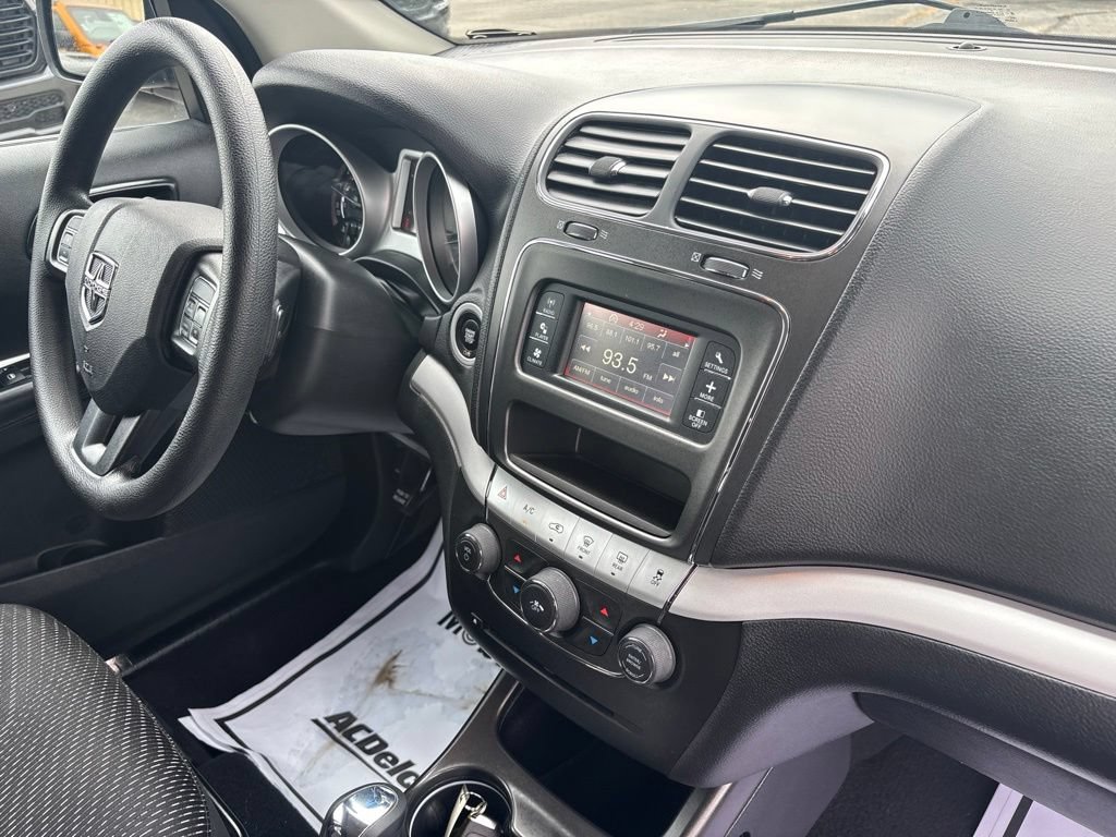 Used 2020 Dodge Journey SE FWD image 46