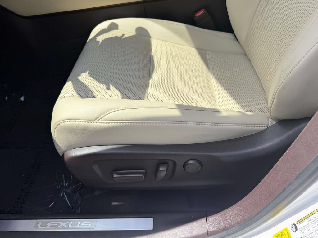 Used 2020 Lexus RX 350 AWD w/ Premium Package image 17
