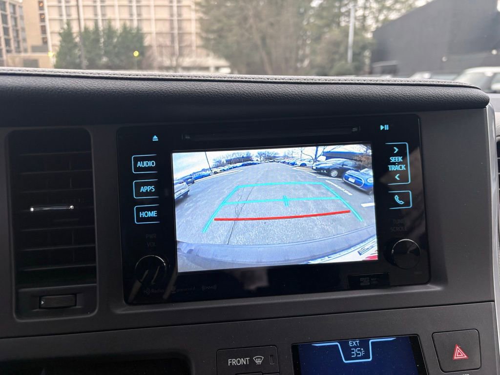 Used 2016 Toyota Sienna XLE image 38