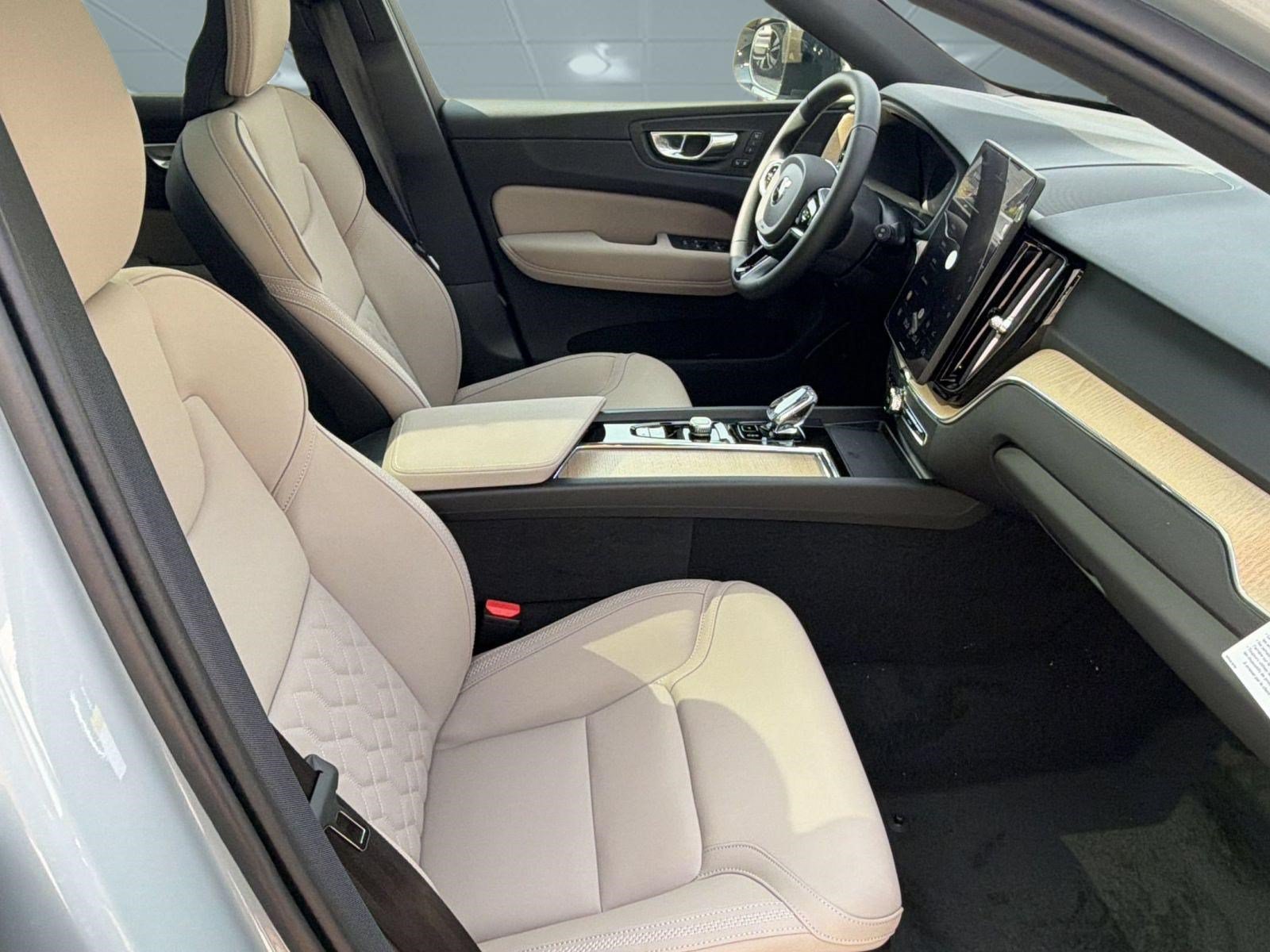 New 2026 Volvo XC60 T8 Core w/ Climate Package AWD/4WD image 25