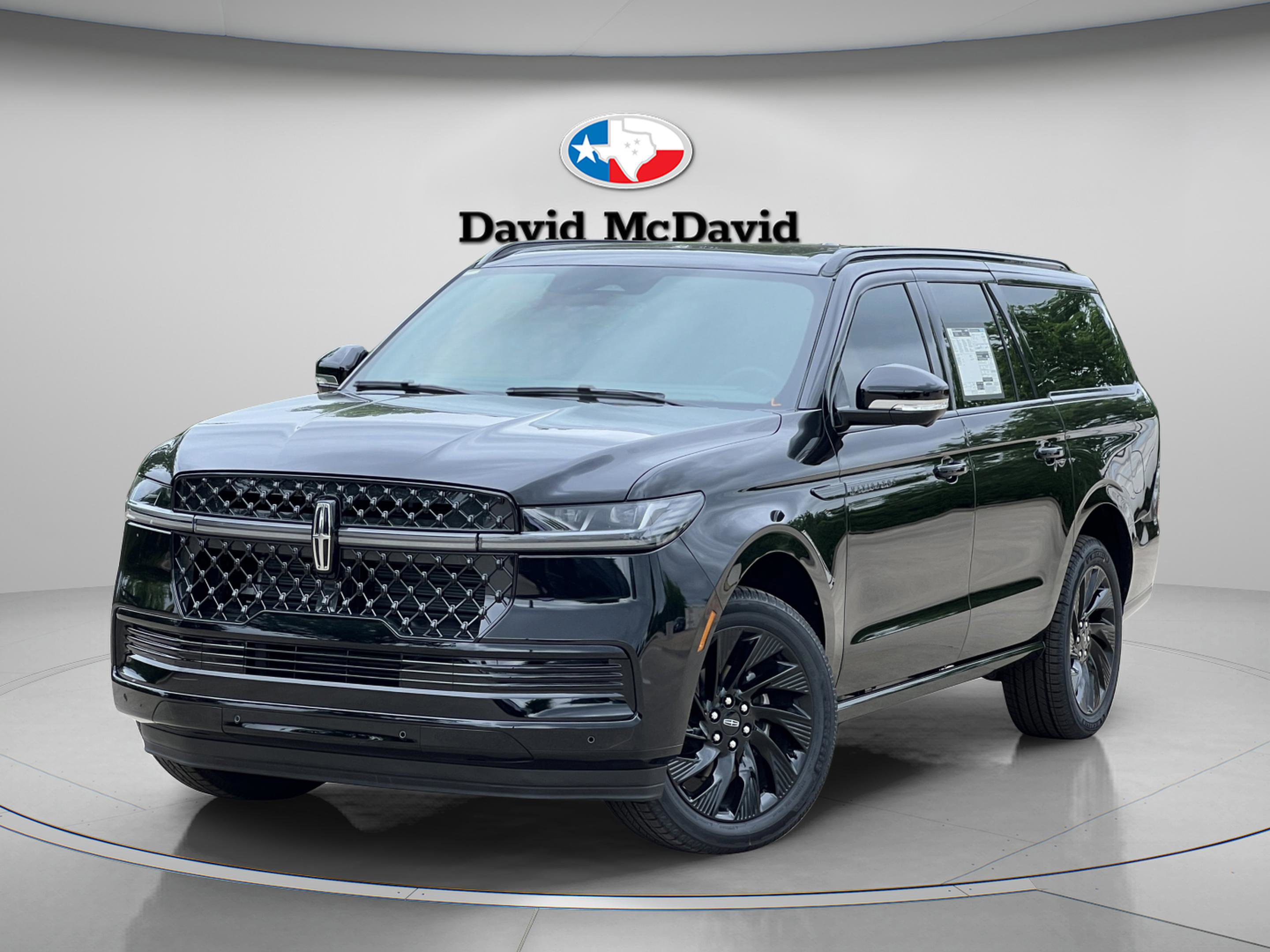 New 2026 Lincoln Navigator L Reserve w/ Jet Appearance Package AWD/4WD image 1