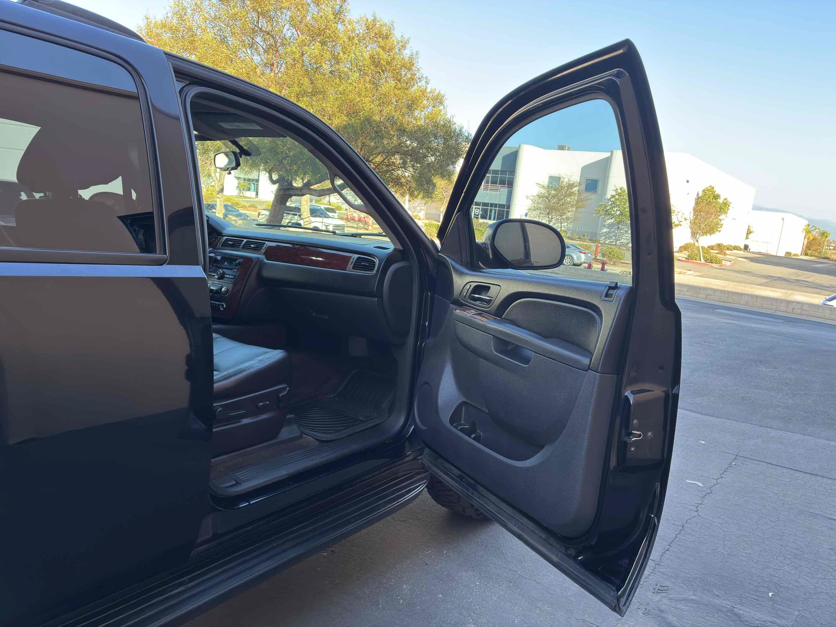 Used 2012 Chevrolet Tahoe LT AWD/4WD image 39