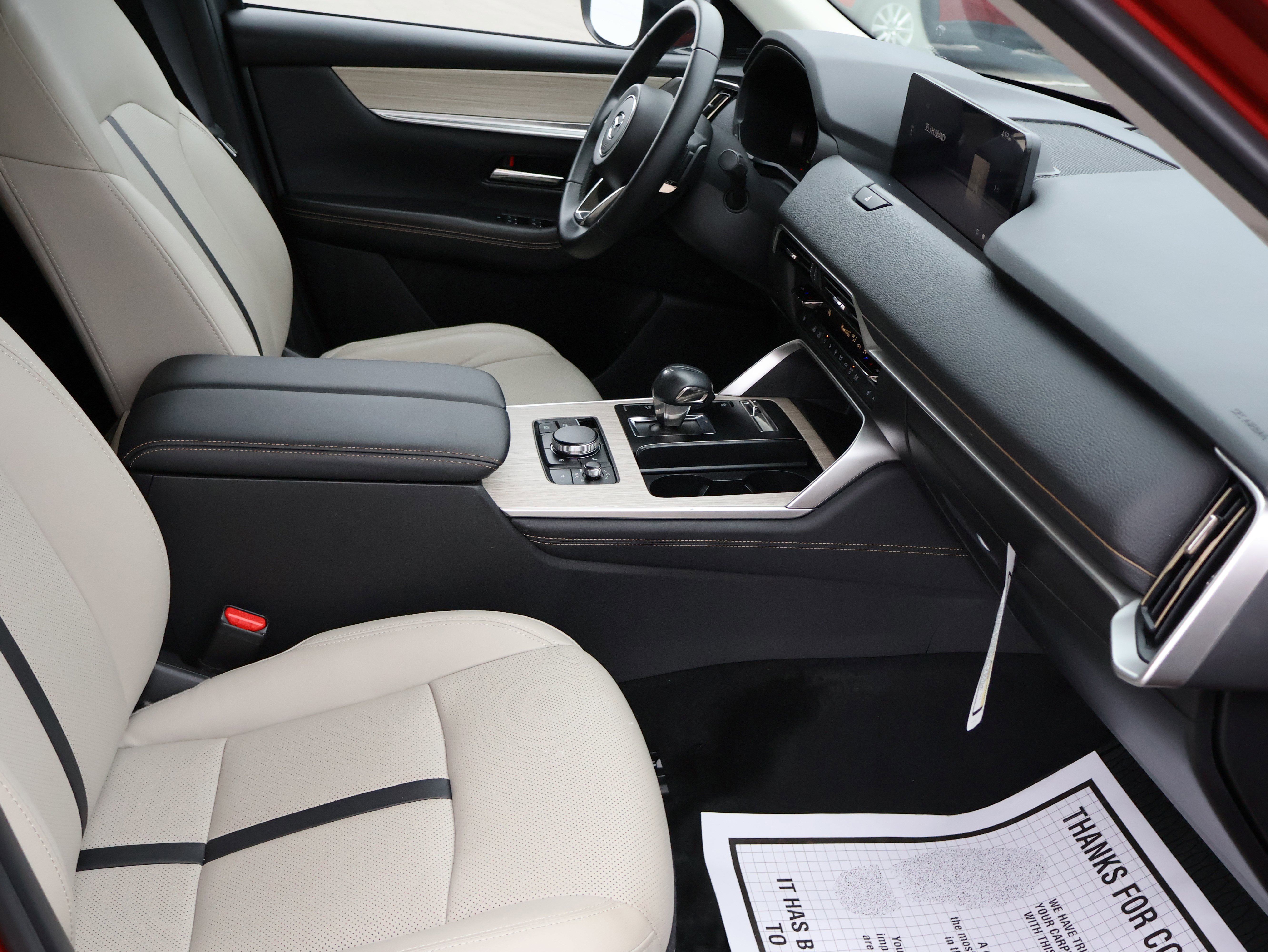 Used 2025 MAZDA CX-70 Plug-In Hybrid w/ Premium Pkg image 12