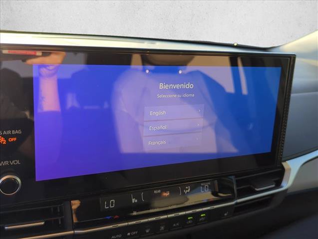 Used 2025 Toyota Sienna XLE w/ XLE Plus Package FWD image 17