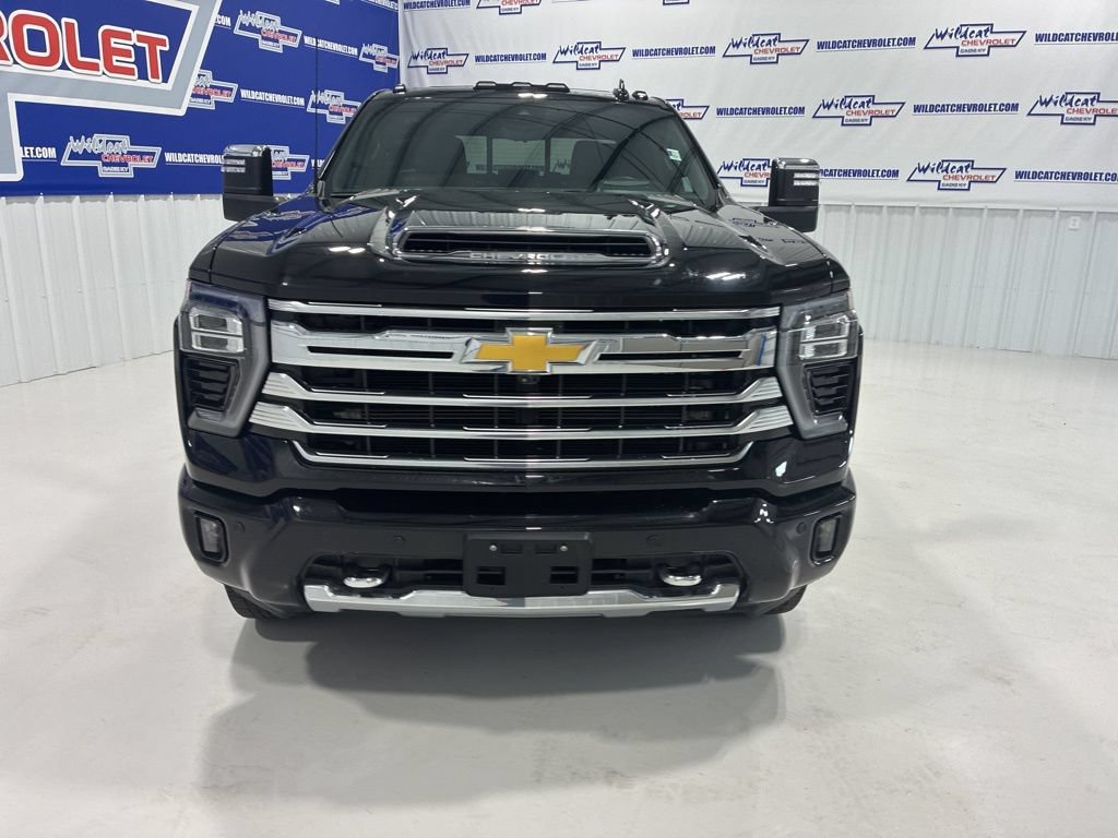 Used 2024 Chevrolet Silverado 2500 High Country w/ High Country Premium Package AWD/4WD image 7