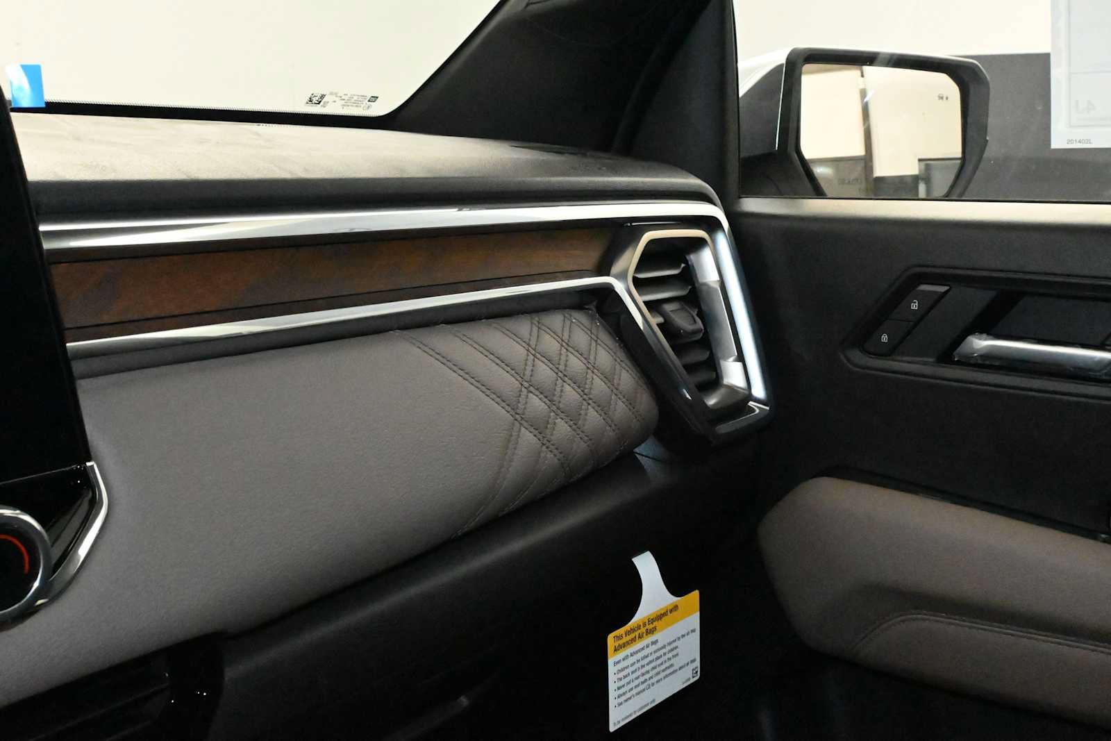 New 2026 GMC Canyon Denali AWD/4WD image 13