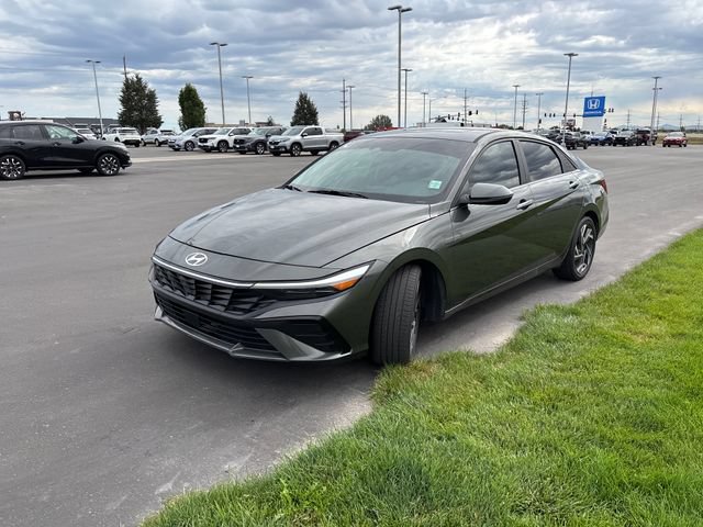Used 2024 Hyundai Elantra Limited FWD image 7