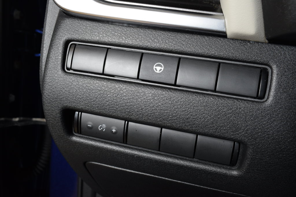 Used 2021 Nissan Rogue SV AWD/4WD image 17