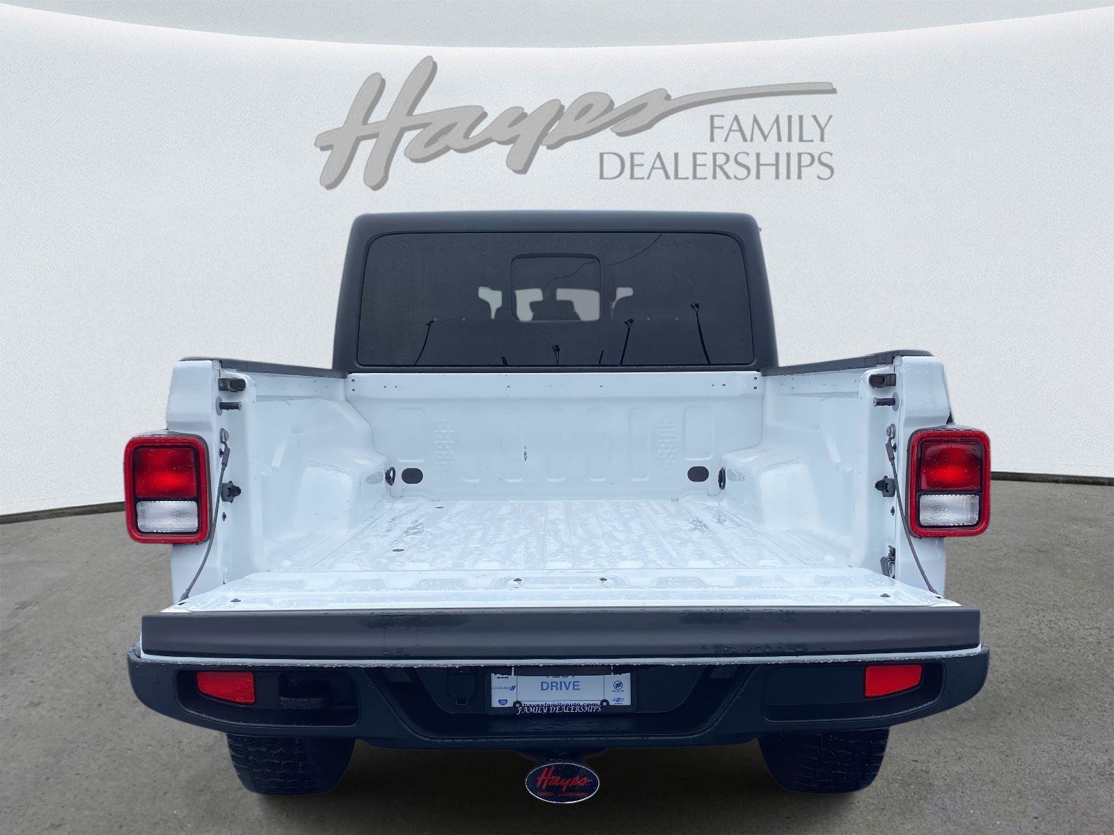 Certified 2021 Jeep Gladiator Willys image 41