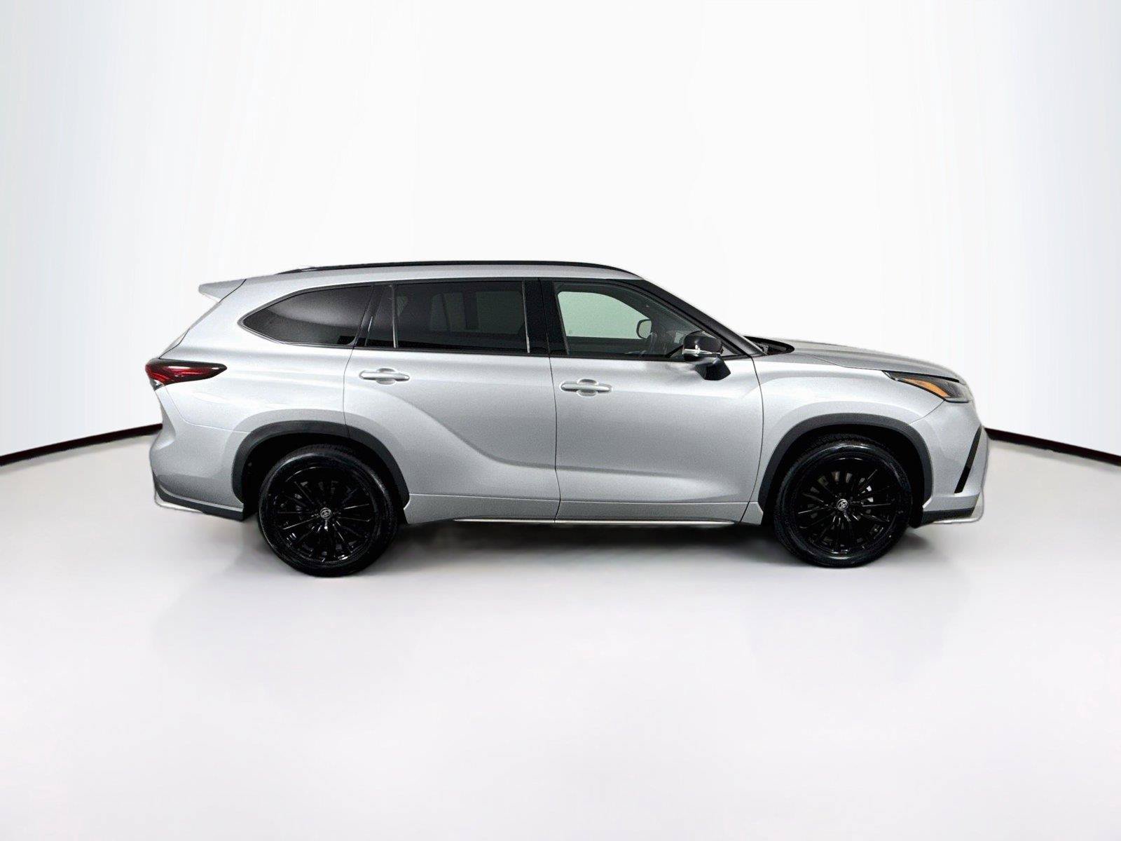 Certified 2025 Toyota Highlander XSE AWD/4WD image 11