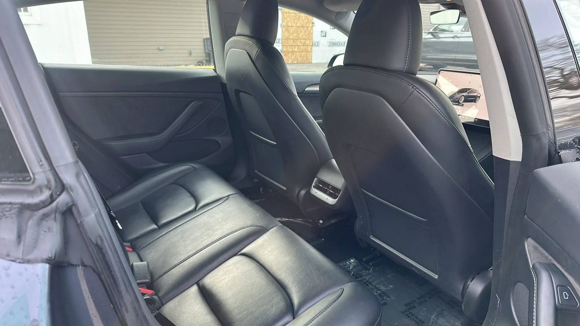 Used 2023 Tesla Model 3 Standard Range image 13