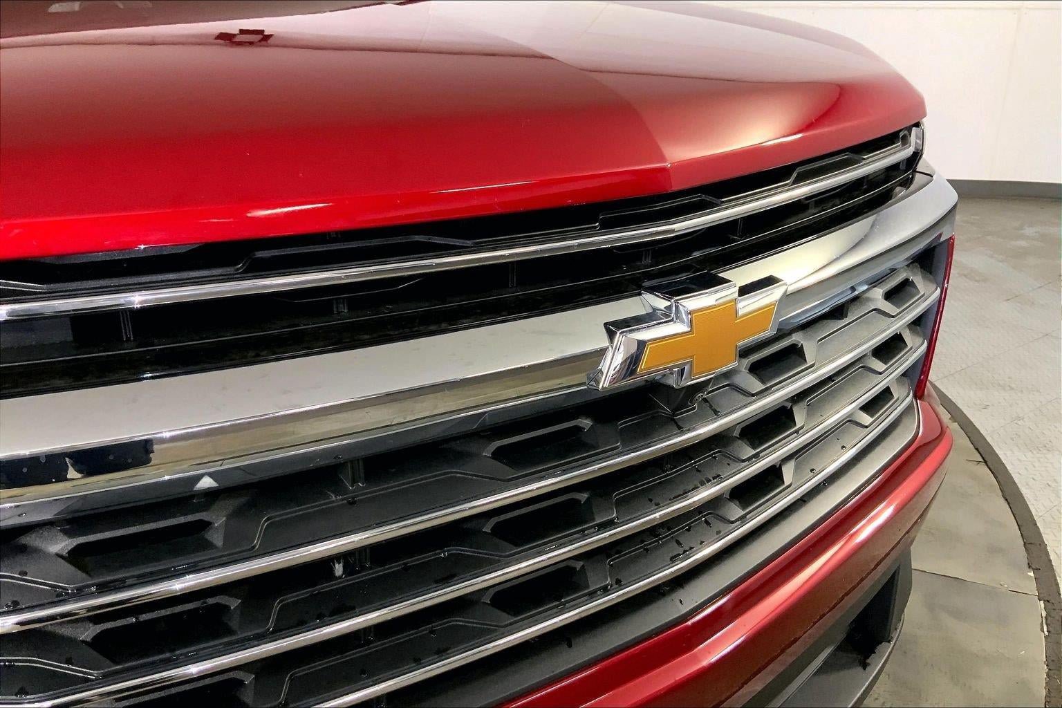 Used 2026 Chevrolet Traverse LT w/ Driver Confidence Package FWD image 29