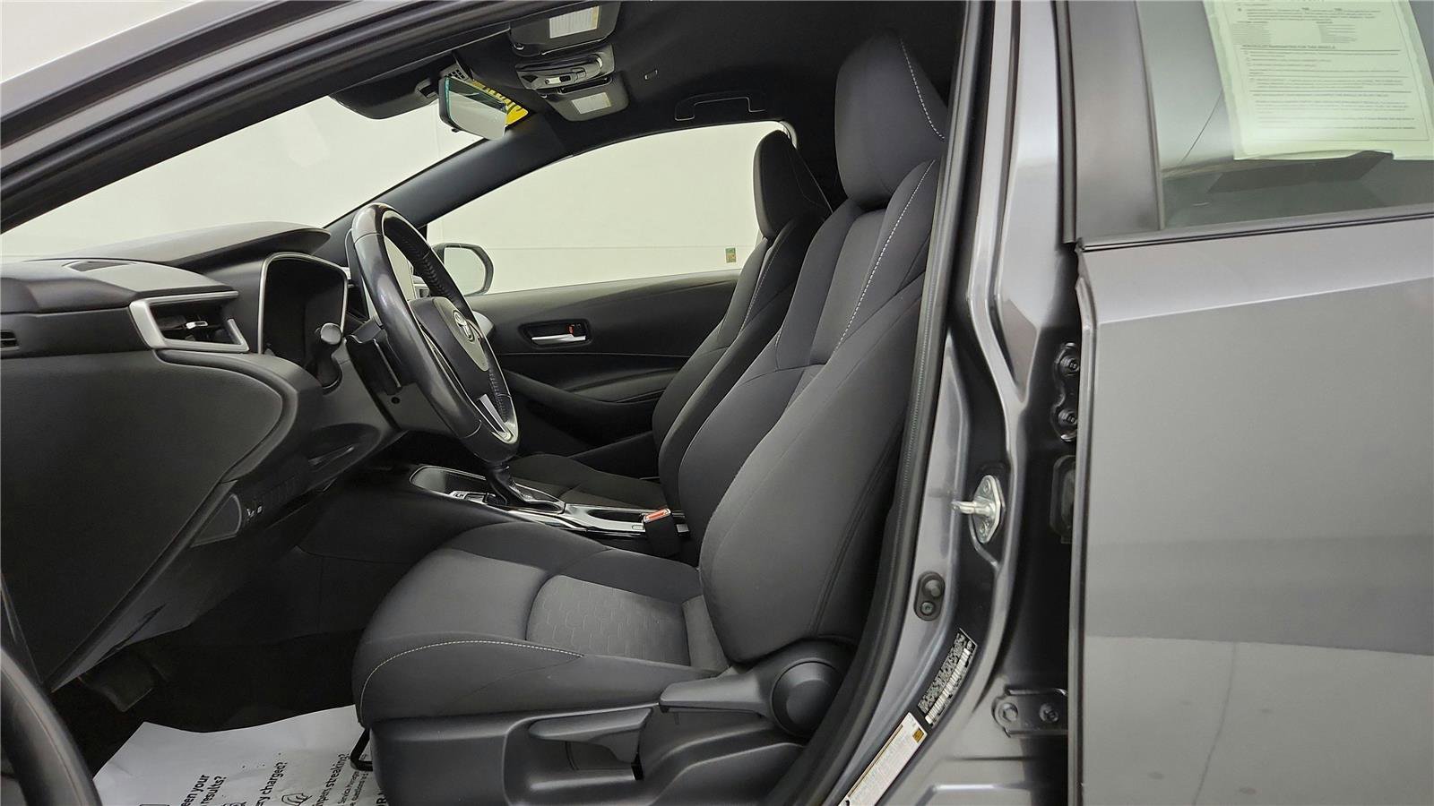 Used 2024 Toyota Corolla SE w/ SE Package image 25