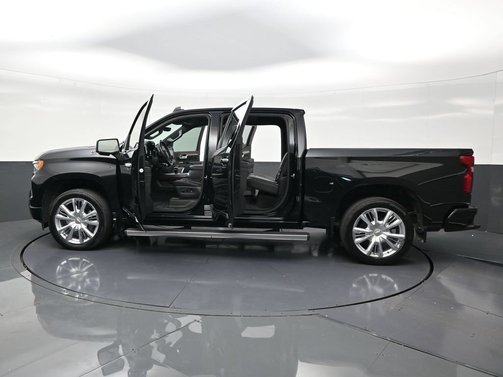 Used 2024 Chevrolet Silverado 1500 High Country AWD/4WD image 31
