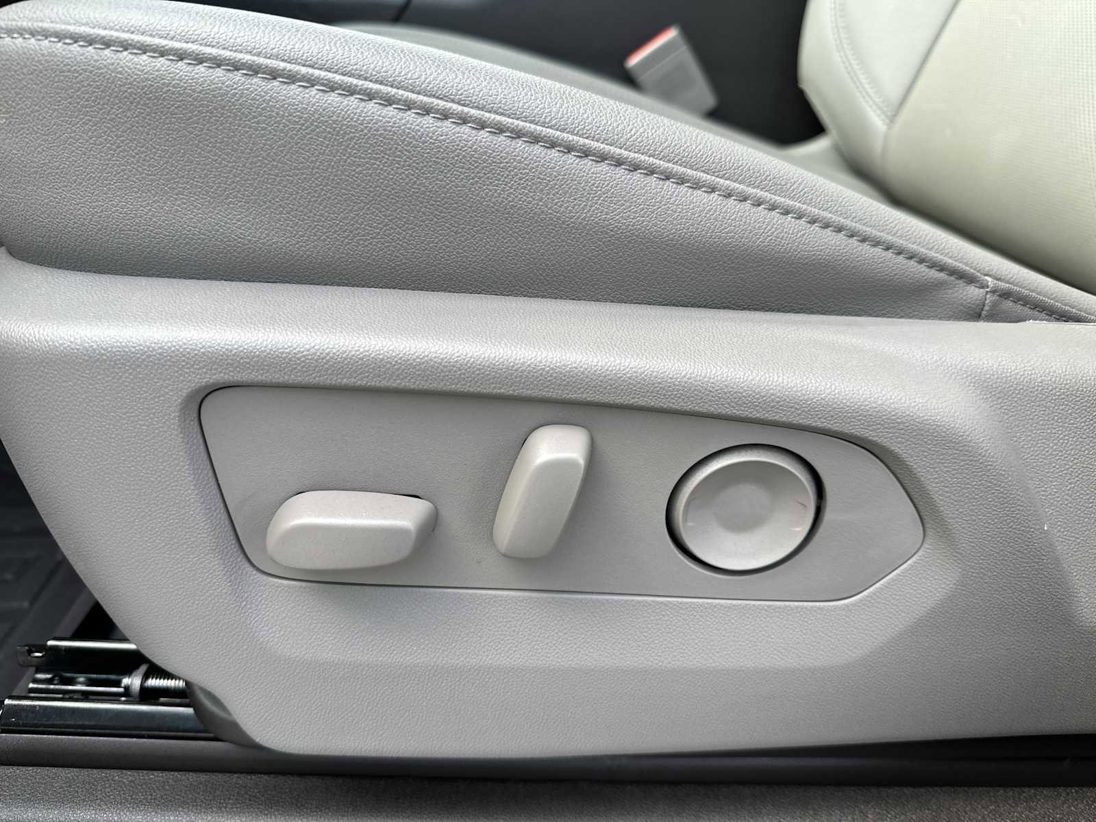 Used 2024 GMC Sierra 1500 SLT w/ SLT Premium Plus Package image 13