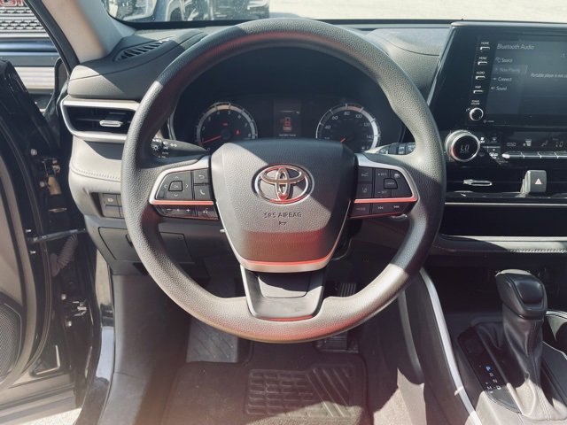 Used 2022 Toyota Highlander L image 10