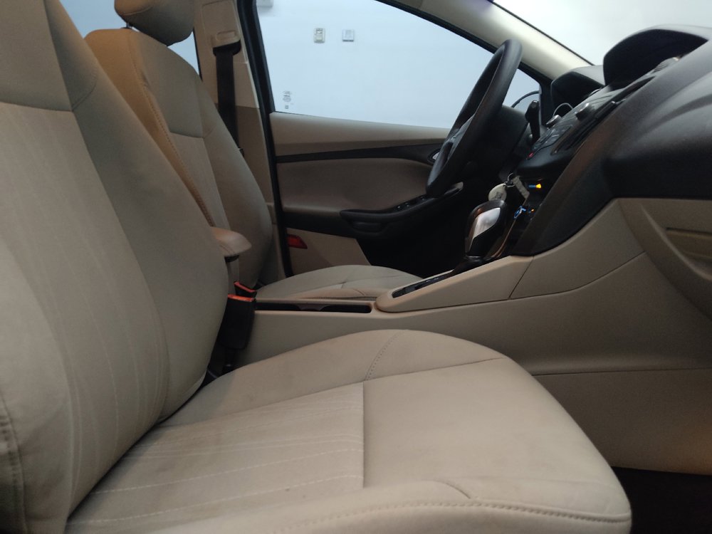 Used 2018 Ford Focus SE FWD image 21