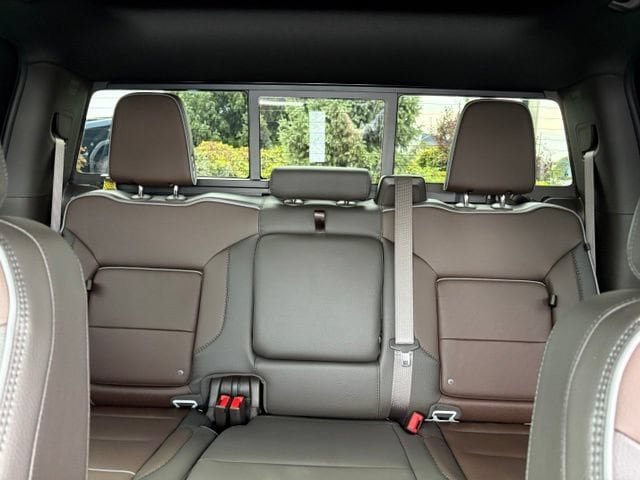 New 2026 GMC Sierra 3500 Denali w/ Denali Reserve Package AWD/4WD image 16