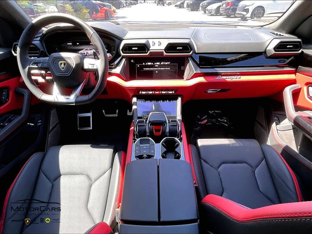 Used 2025 Lamborghini Urus SE AWD/4WD image 13