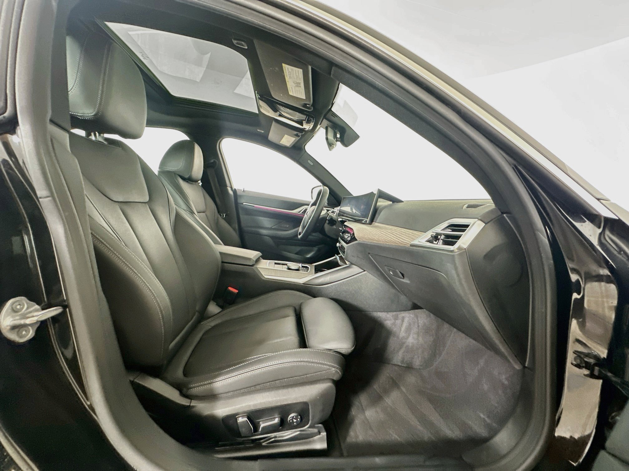 Used 2025 BMW i4 eDrive40 RWD image 33