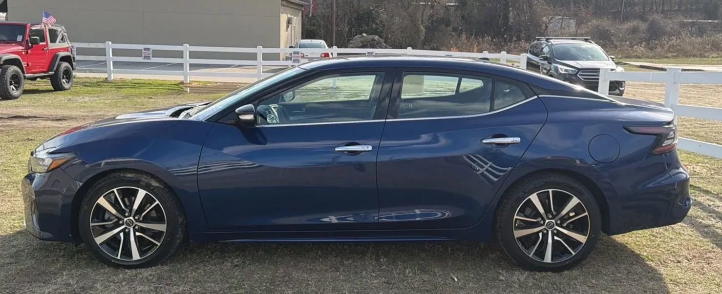 Used 2023 Nissan Maxima SV w/ Floor Mat Group image 4