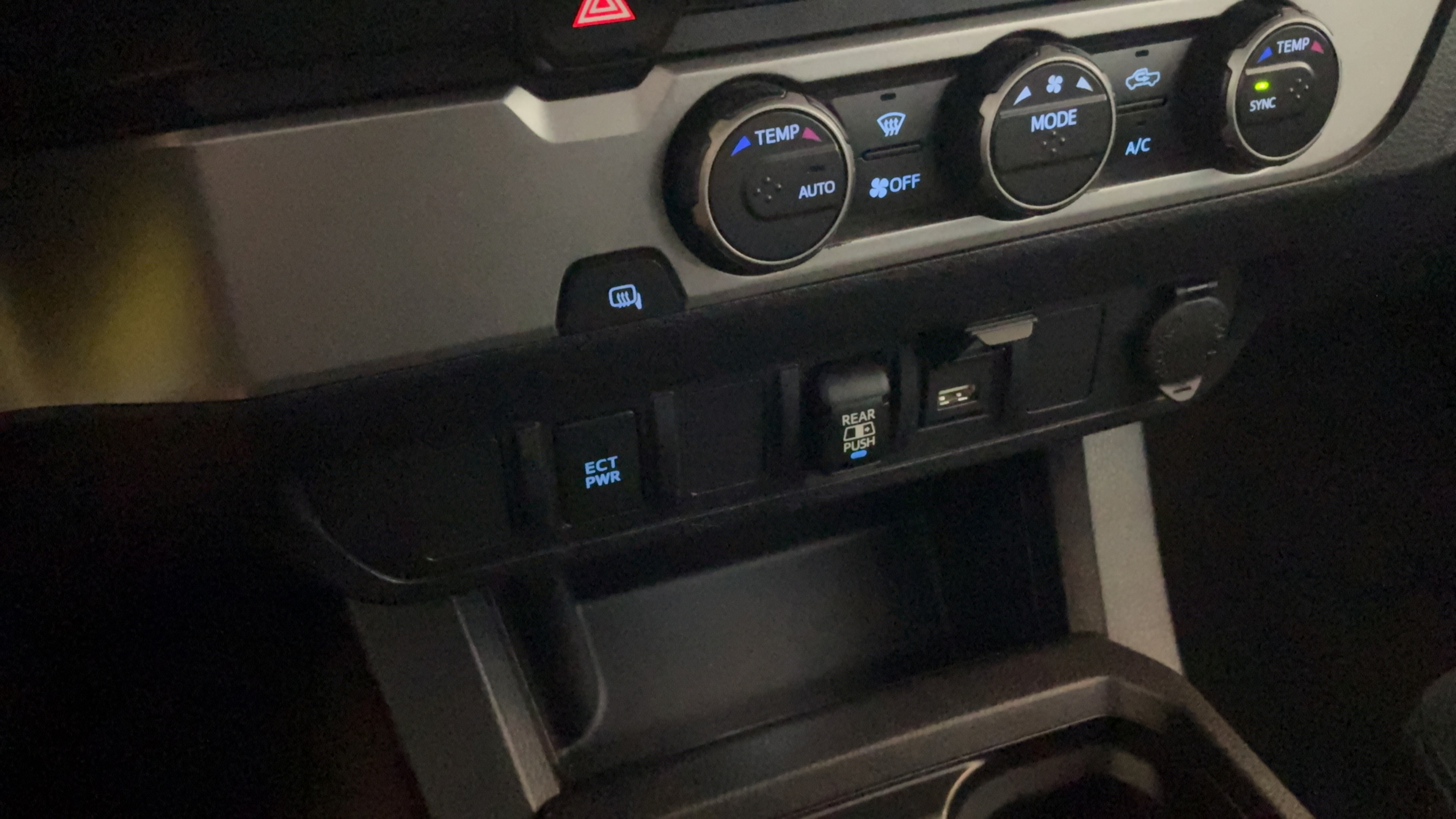 Used 2021 Toyota Tacoma SR5 RWD image 16