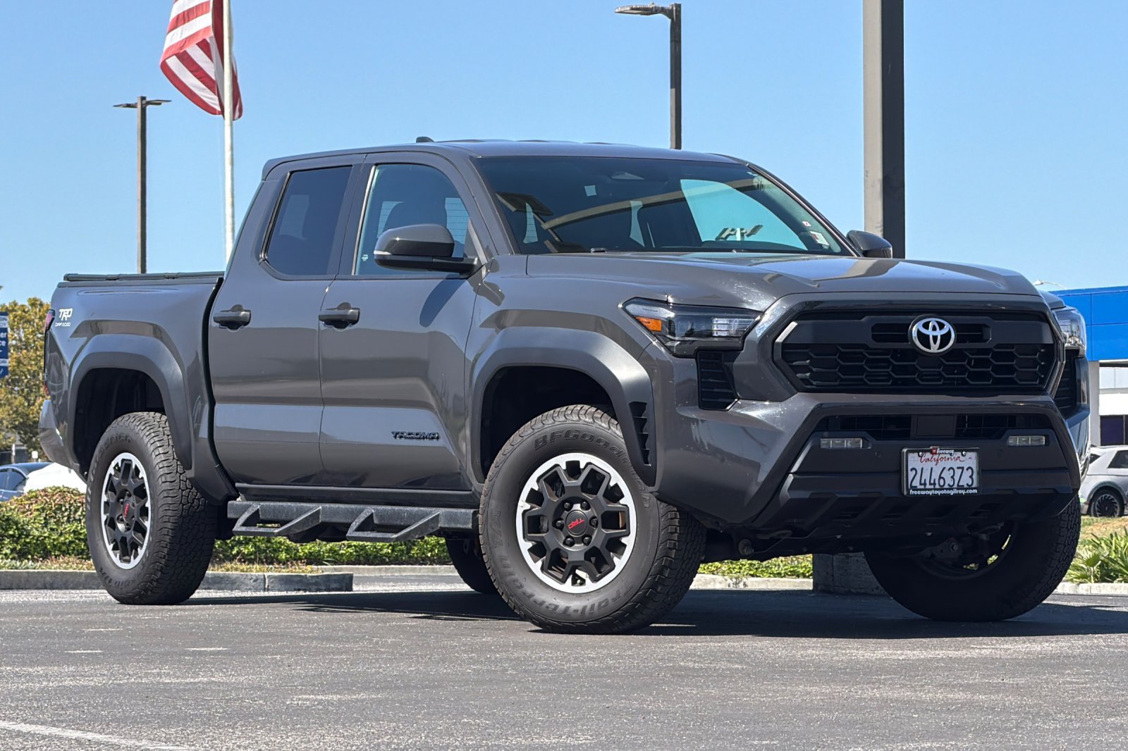 Used 2024 Toyota Tacoma TRD Off-Road w/ TRD Off Road Upgrade Package AWD/4WD image 2