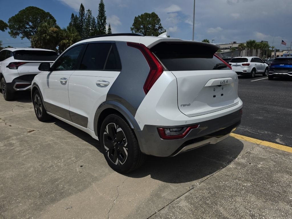 Certified 2023 Kia Niro Wave FWD image 13