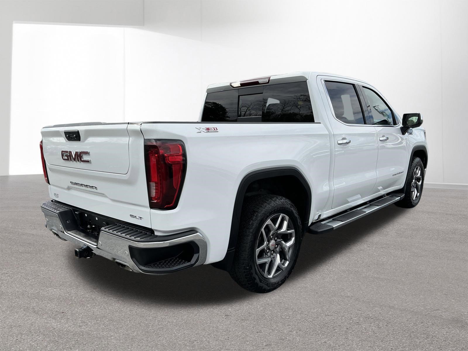 Used 2024 GMC Sierra 1500 SLT w/ SLT Premium Plus Package AWD/4WD image 3