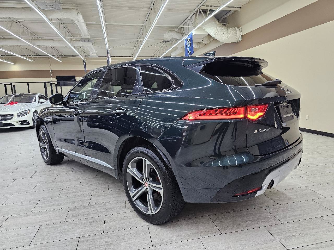 Used 2017 Jaguar F-PACE S AWD/4WD image 8