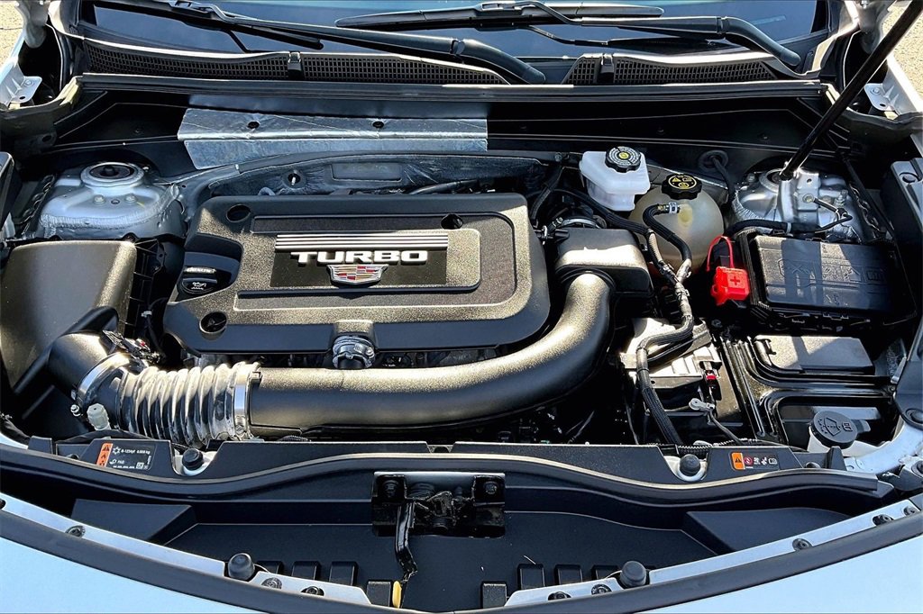 Used 2022 Cadillac XT4 Premium Luxury w/ Enhanced Visibility Package image 10