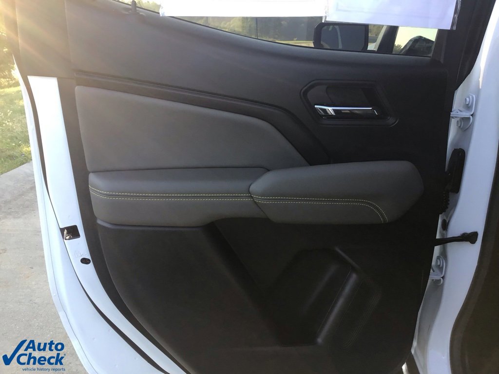 Used 2025 Chevrolet Colorado ZR2 w/ Technology Package image 17