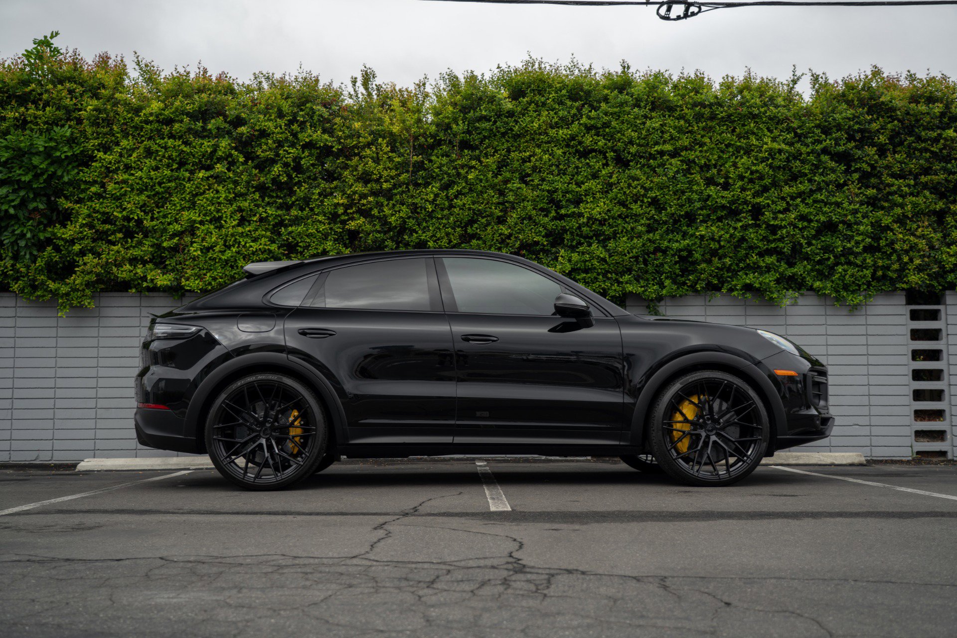 Used 2023 Porsche Cayenne Turbo GT image 9