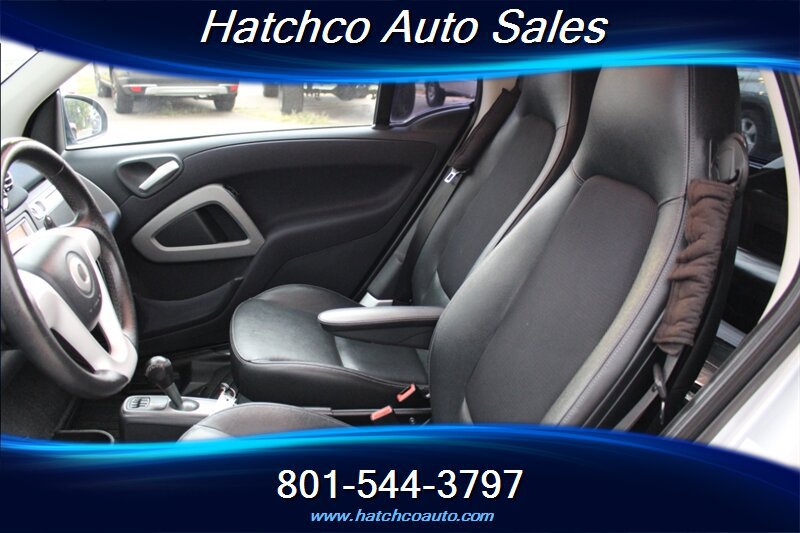 Used 2013 smart fortwo passion RWD image 10