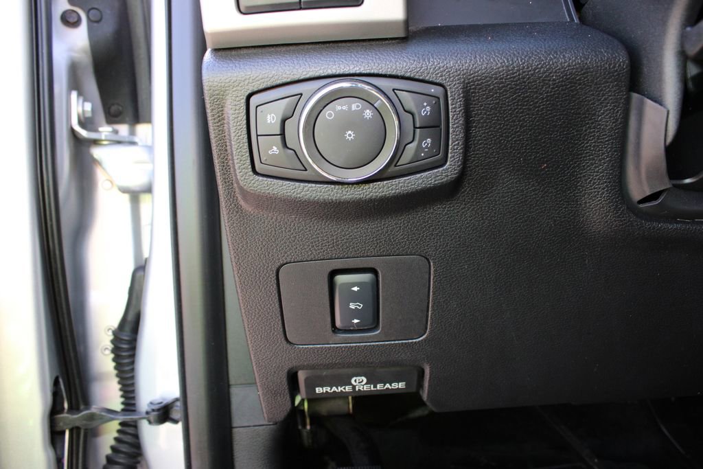 Used 2017 Ford F250 Lariat w/ Chrome Package image 14