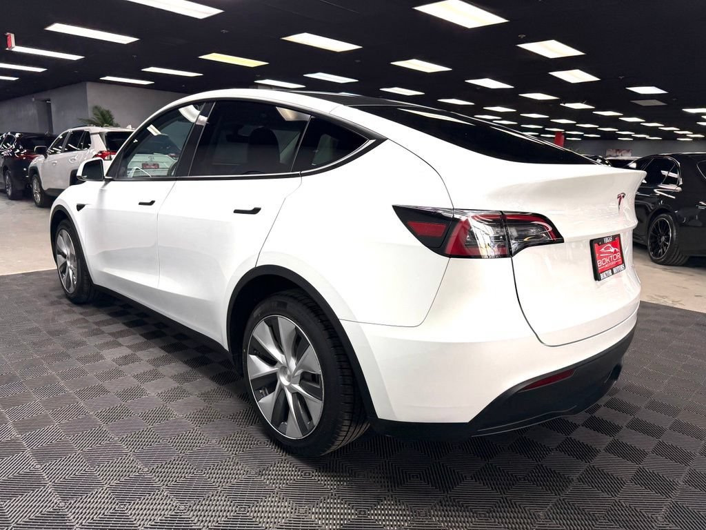 Used 2023 Tesla Model Y Long Range AWD/4WD image 9