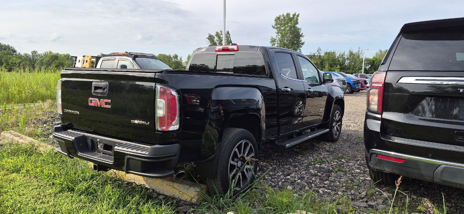 Used 2017 GMC Canyon Denali AWD/4WD image 3