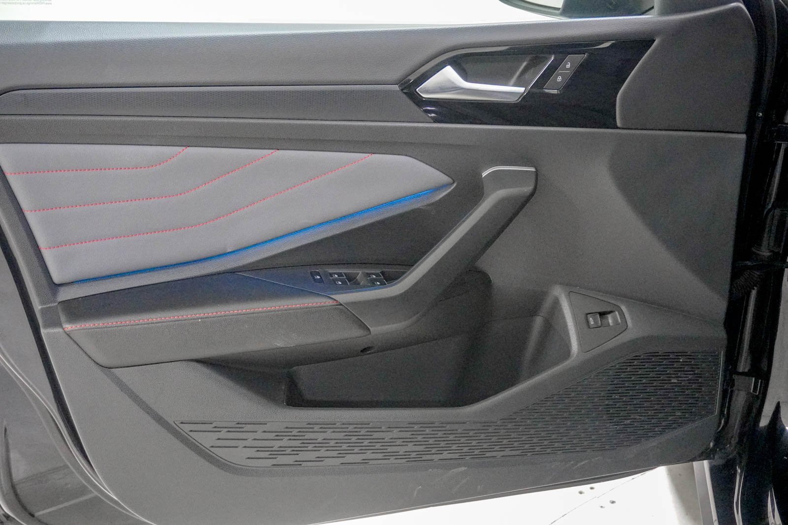 Used 2025 Volkswagen Jetta GLI Autobahn image 16