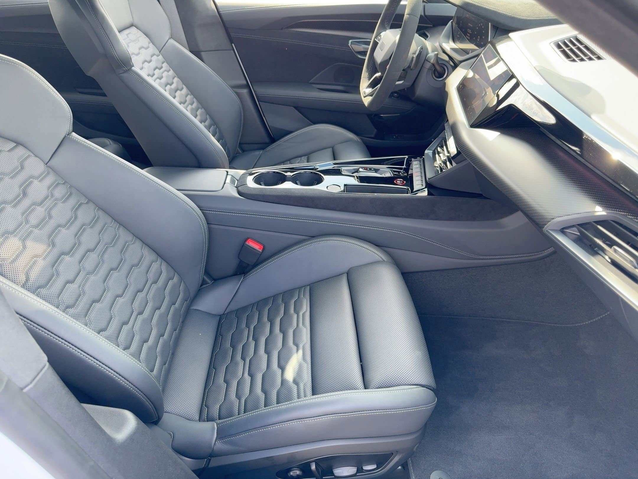 New 2025 Audi RS e-tron GT performance image 30