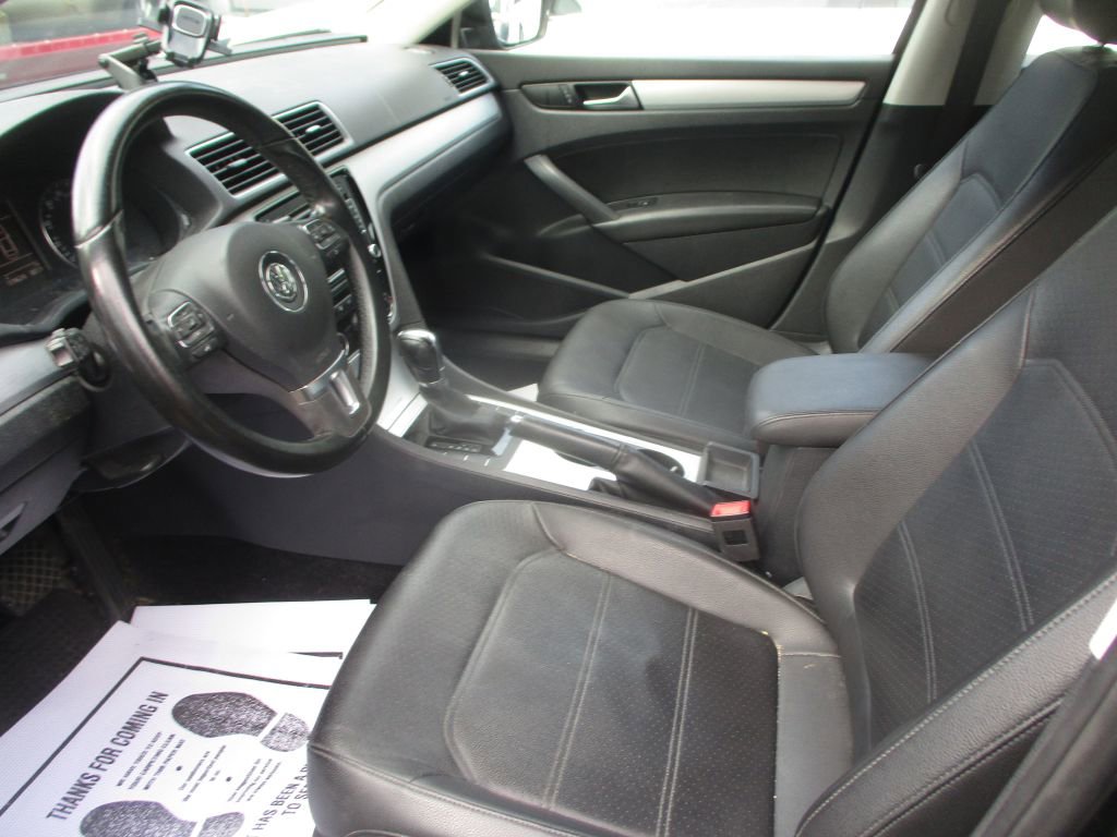 Used 2013 Volkswagen Passat 2.5 SE image 11