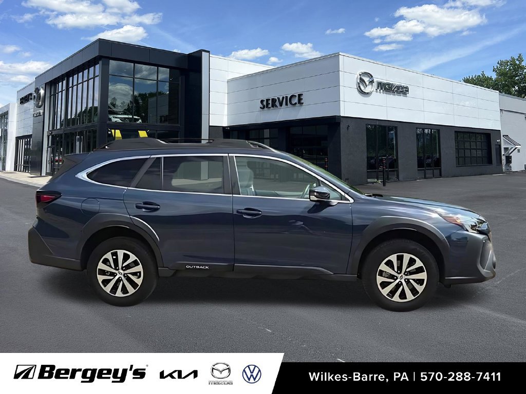 Used 2024 Subaru Outback Premium AWD/4WD image 11