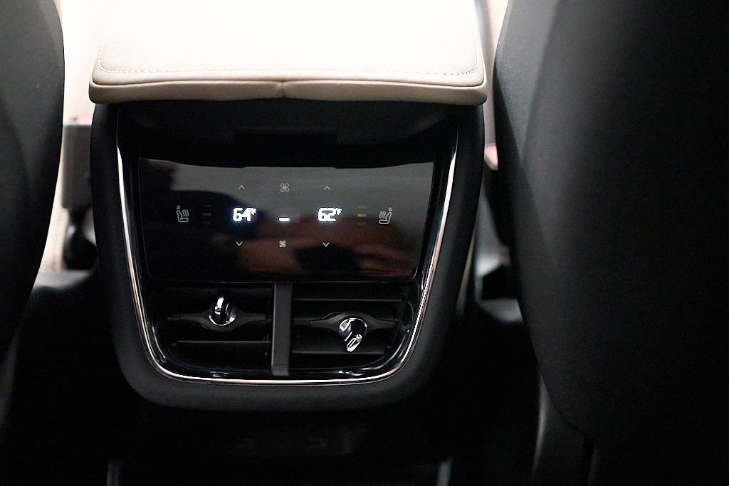 Certified 2025 Volvo EX90 Ultra AWD/4WD image 26