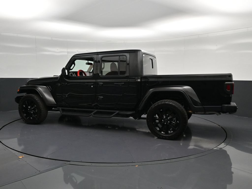 Used 2025 Jeep Gladiator Sport AWD/4WD image 8