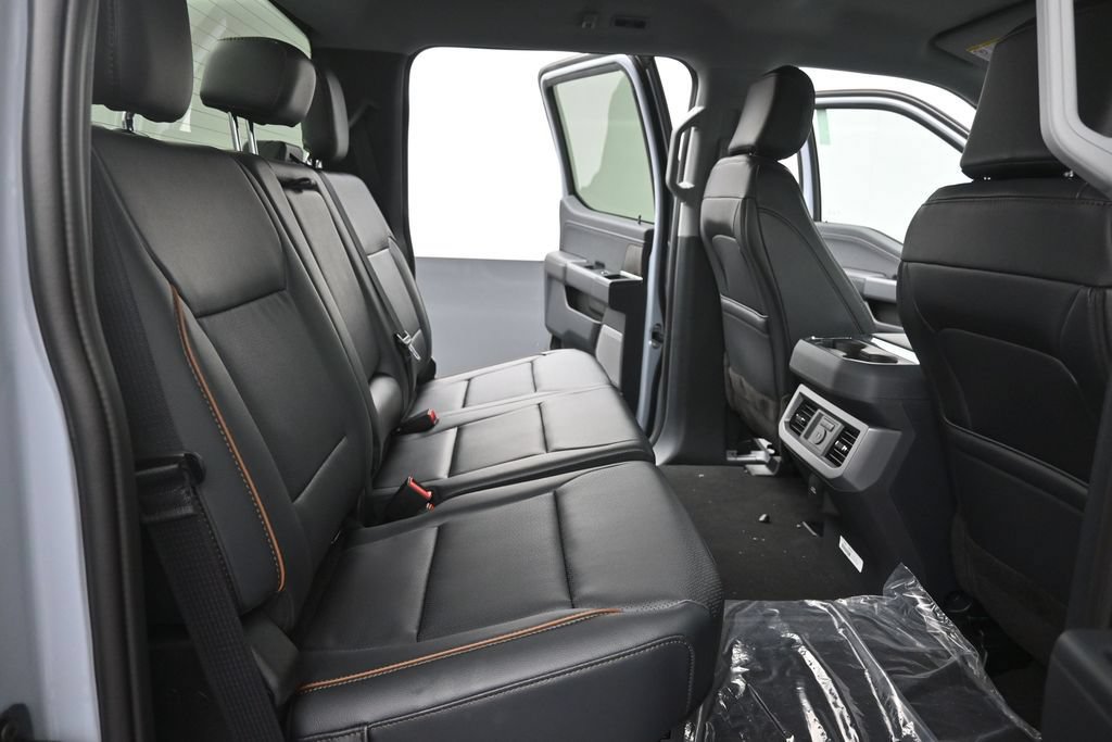 New 2026 Ford F250 Lariat w/ Black Appearance Package AWD/4WD image 12