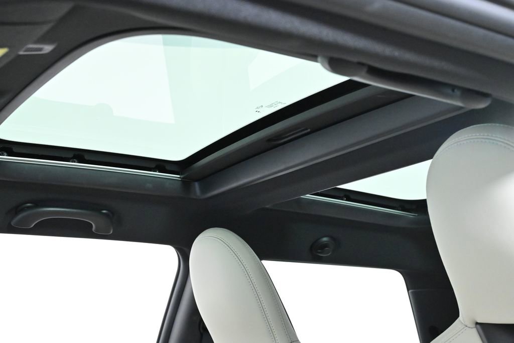 Certified 2025 MINI Cooper 2-Door Hardtop image 30