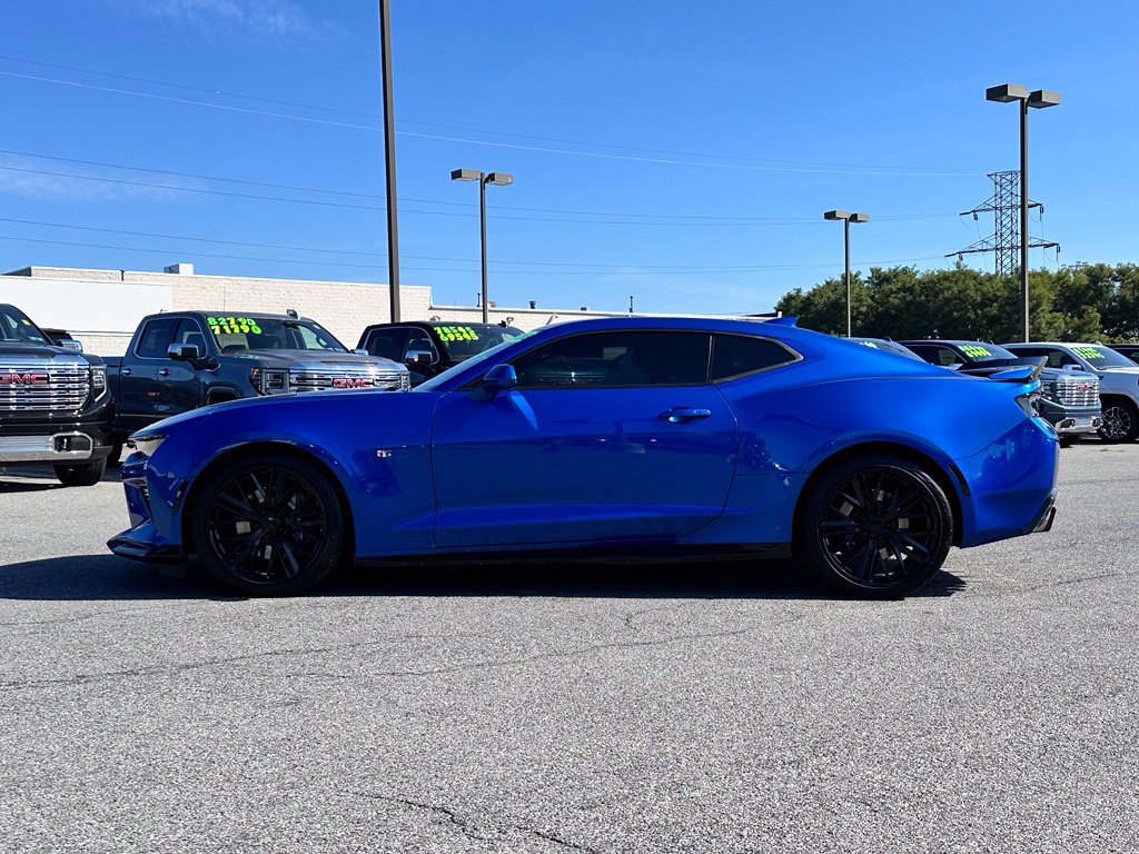 Used 2018 Chevrolet Camaro SS RWD image 6