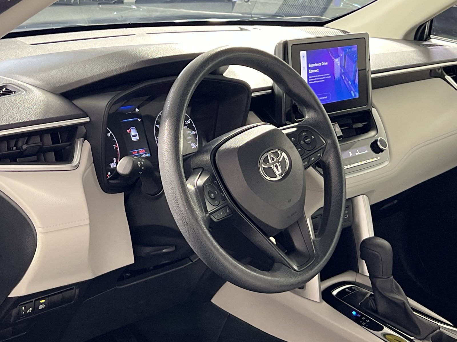 Used 2023 Toyota Corolla Cross L FWD image 16