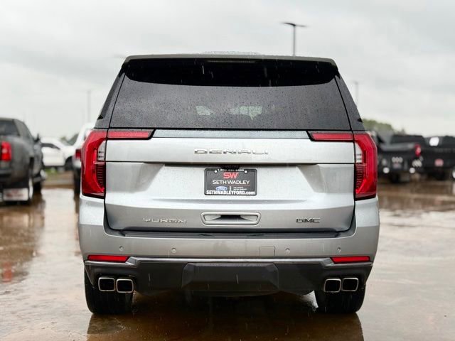 Used 2025 GMC Yukon Denali Ultimate AWD/4WD image 6